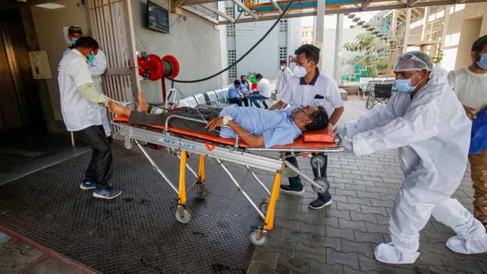 दिल्ली में बीते 24 घंटों में कोरोना के 433 नए मामले, 2 और मौतें